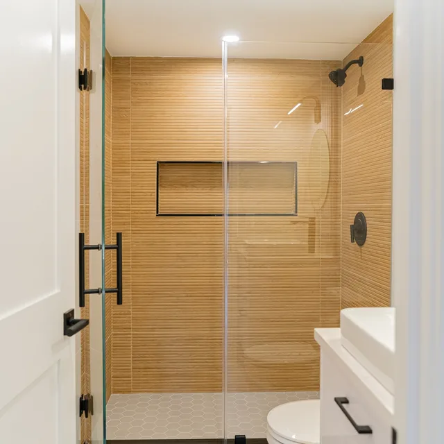 Tiled shower with custom niche